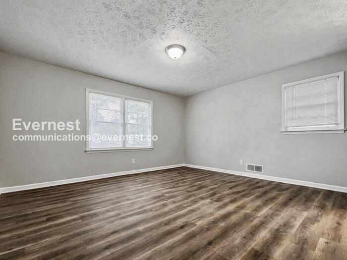 Building Photo - 624 Cannon Dr