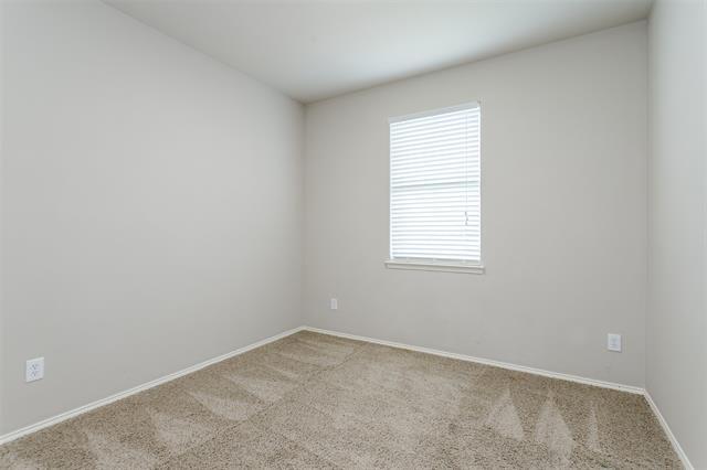 Building Photo - 3400 Fashion St