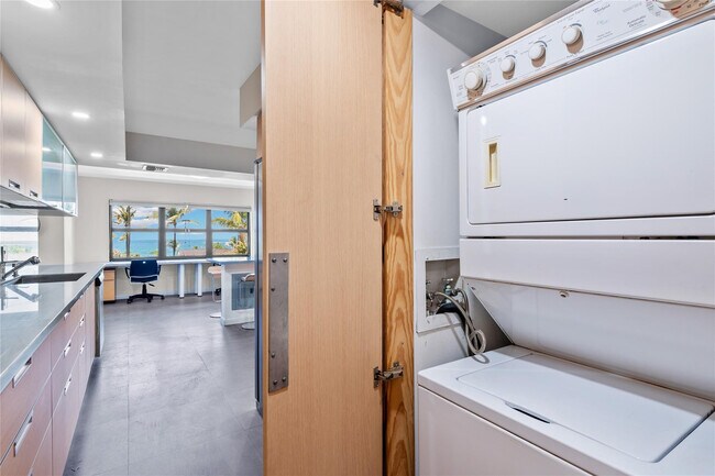 Building Photo - 4900 N Ocean Blvd