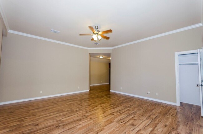 Building Photo - Beautiful Stone/Brick 3 Bedroom 2 Bath Home in Capitol Heights!!