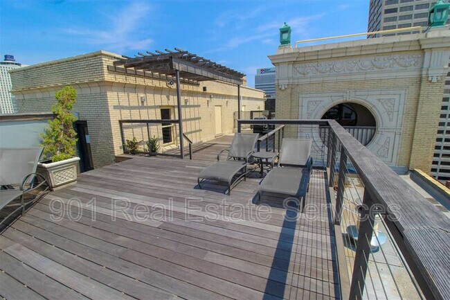 Building Photo - 66 Monroe Ave