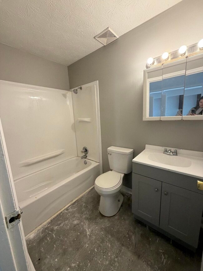 Building Photo - 343 Rebel Rd