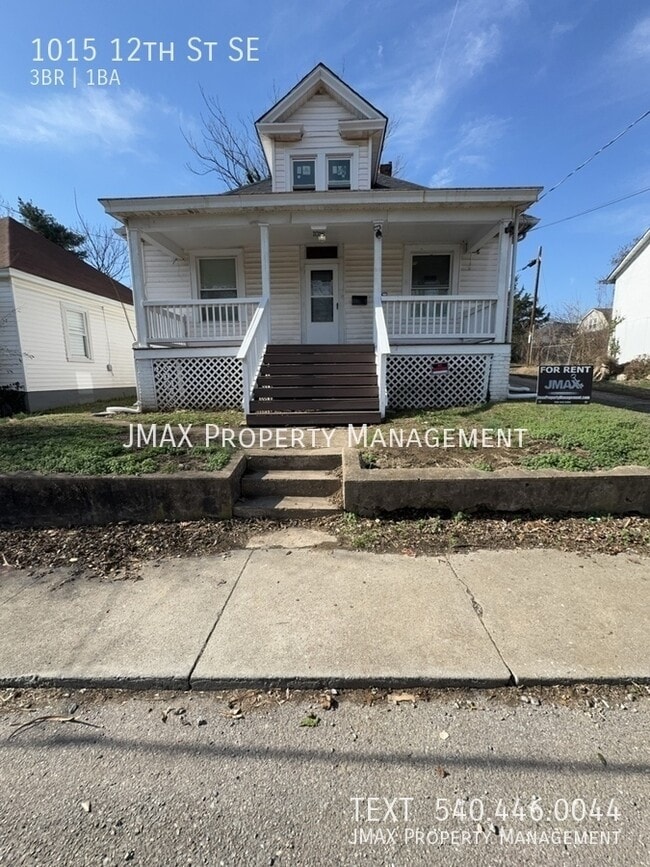 Building Photo - 1015 12th St SE