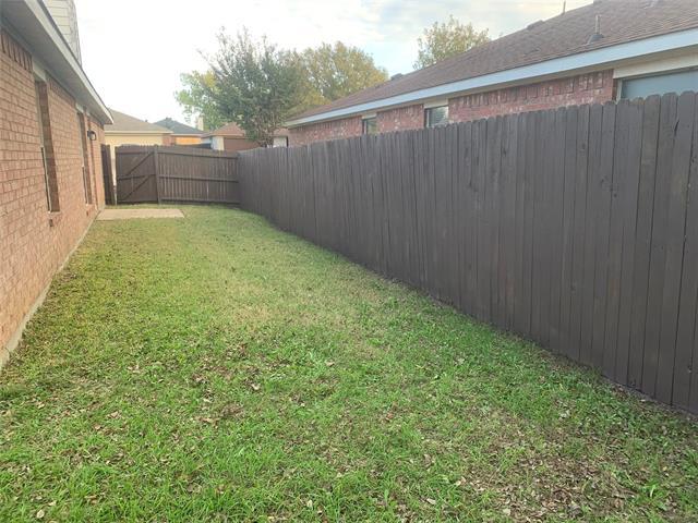 Building Photo - 1046 Palomino Dr