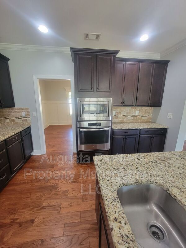 Building Photo - 135 Langfuhr Way