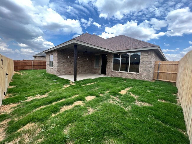 Building Photo - Beautiful 4 bed 2 bath home in Frenship!