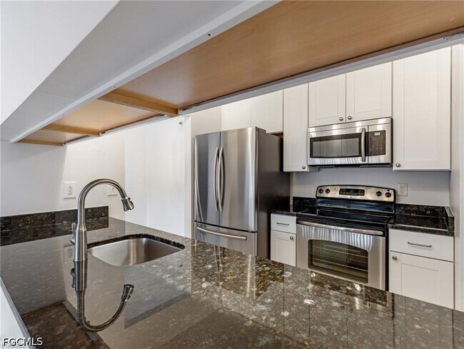 Building Photo - 9540 Green Cypress Ln