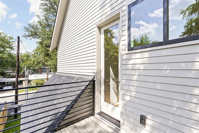 Building Photo - 2917 Lyons Rd