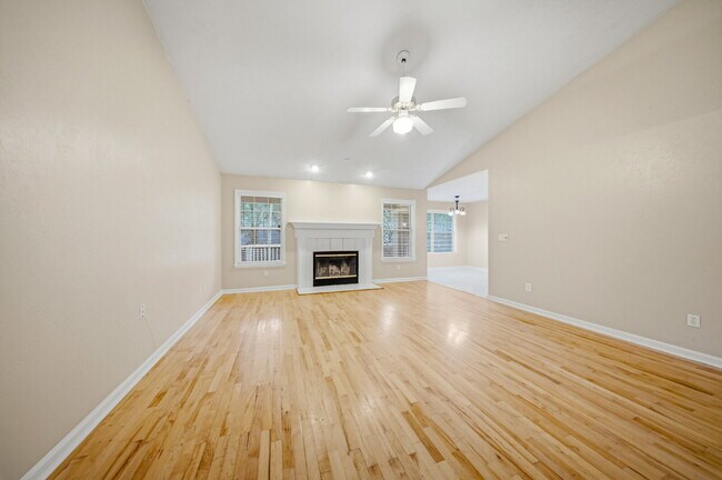 Building Photo - 1535 Breamstone Ridge