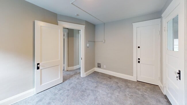 Building Photo - Brooklyn Centre - 3 Bedroom Single Family ...