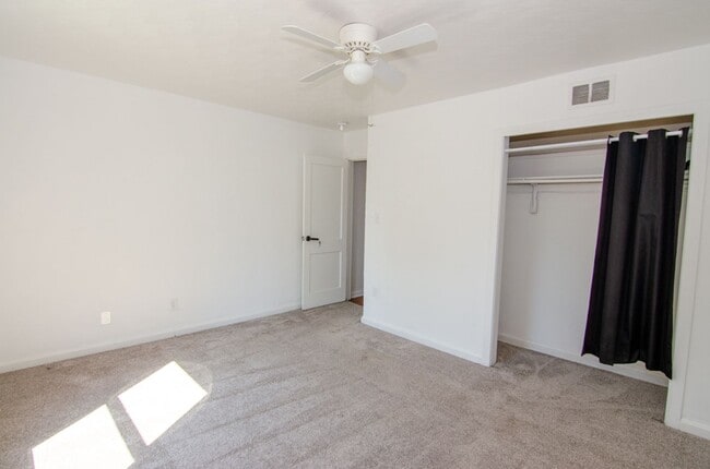 Building Photo - Precious Bungalow Home Rental in Norfolk!