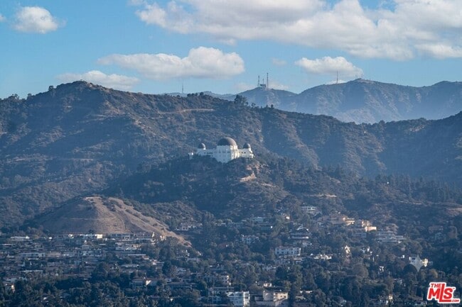 Building Photo - 3810 Wilshire Blvd