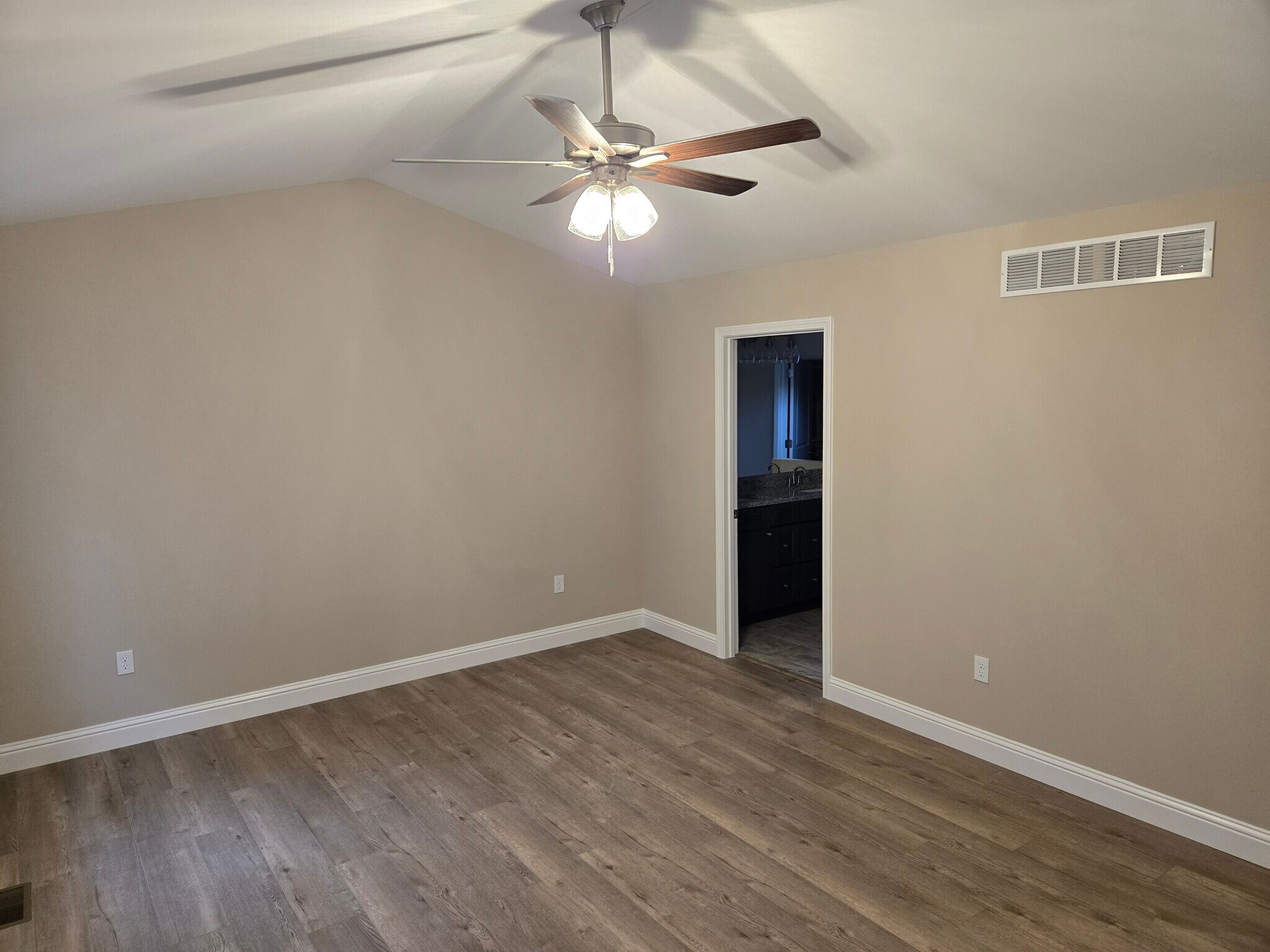 Building Photo - 2618 Cherry Farms Dr
