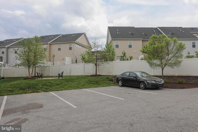Building Photo - 7954 Blue Stream Dr