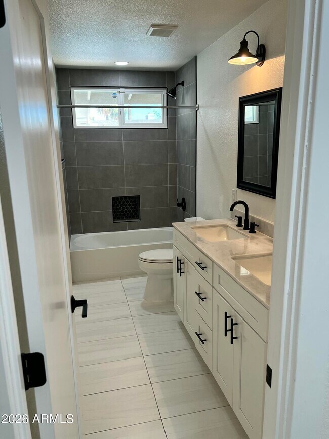 Building Photo - 8738 E Starlight Way