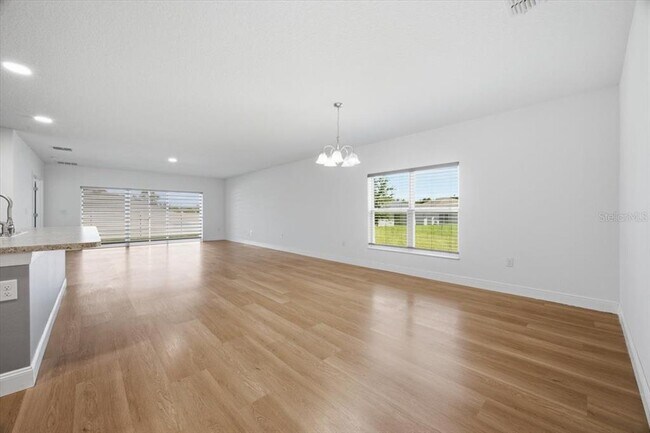Building Photo - 446 Hamlet Lp