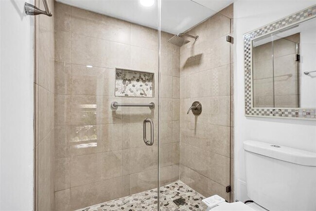 Building Photo - 20400 W Country Club Dr