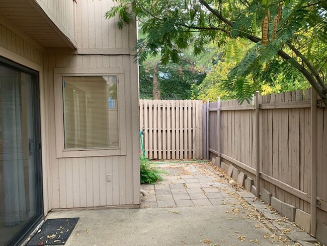 Building Photo - Vista Montana Townhouse, West Sedona