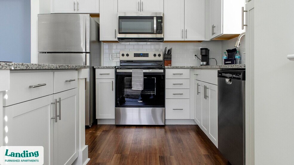 Building Photo - 901 Kelly Green Ln