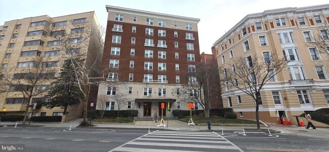 Building Photo - 1954 Columbia Rd NW