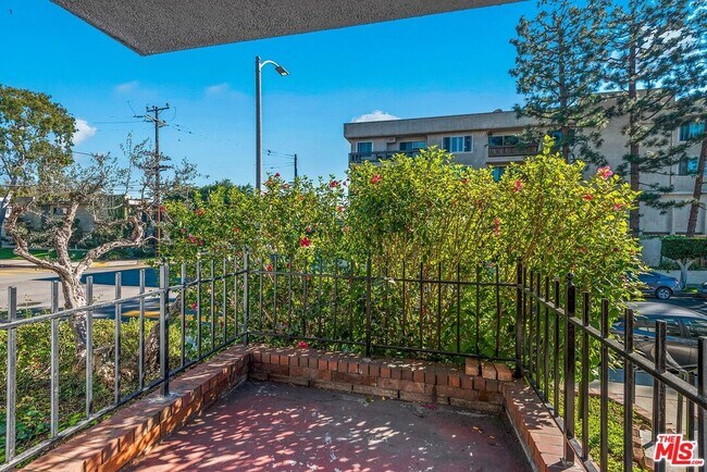 Building Photo - 8105 Redlands St