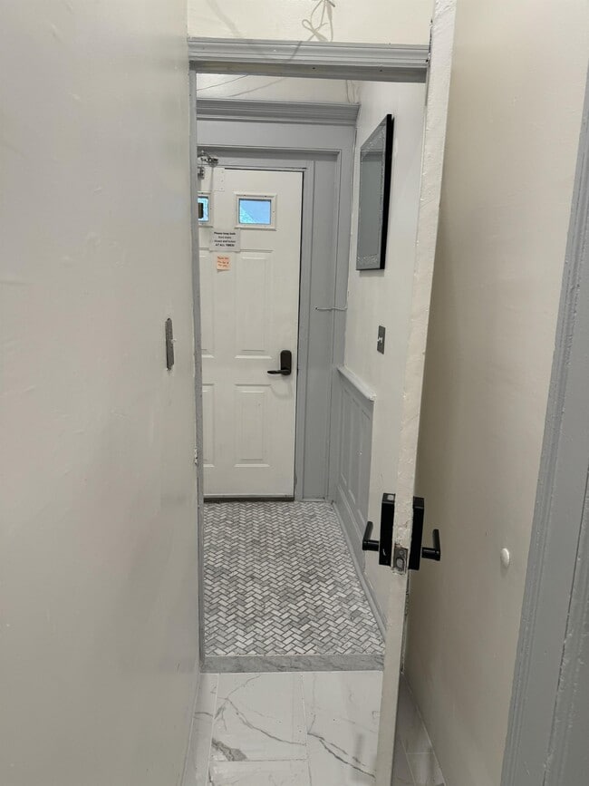 Building Photo - 535 E 29th St