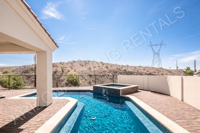 Building Photo - SEASONAL FURNISHED JANUARY-APRIL 2026