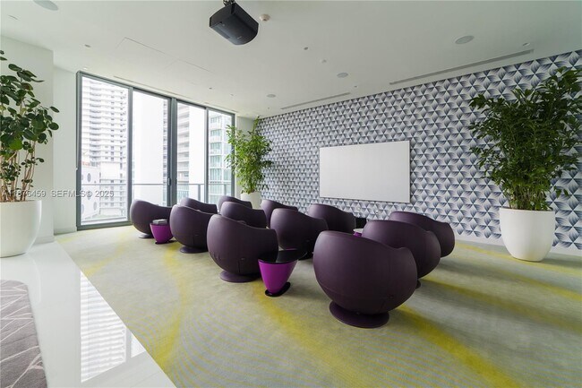 Building Photo - 501 NE 31st St