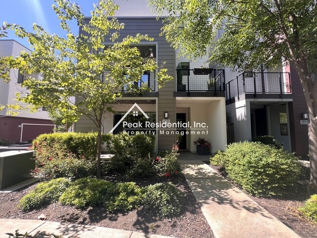 Building Photo - Elevated Luxury Living in This Updated 3BD/3.5BA Downtown Home with Private Rooftop