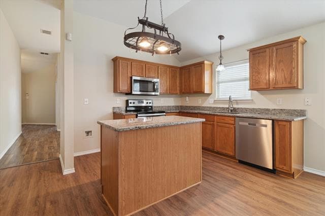 Building Photo - 2060 Falls Creek Dr