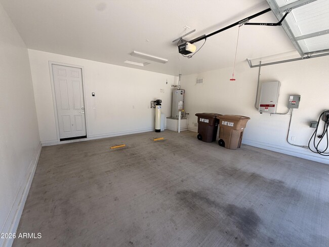 Building Photo - 25549 N 104th Dr