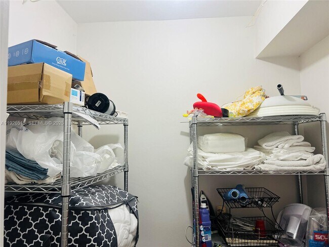 Building Photo - 5225 Collins Ave