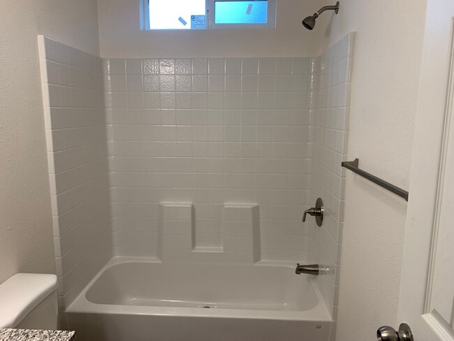 Building Photo - Terrific ADU home with private yard!