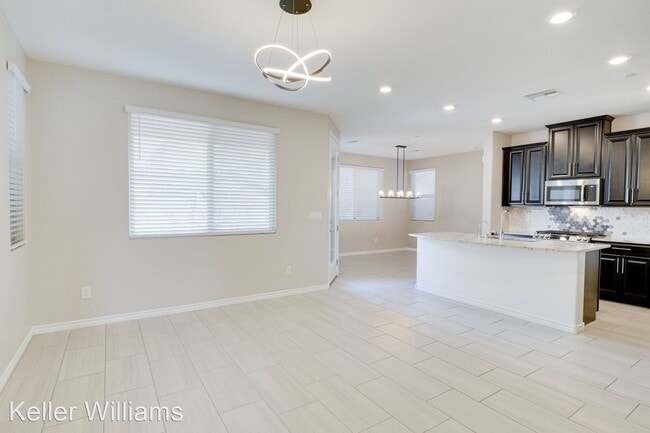 Building Photo - 3 br, 2.5 bath House - 932 Lotus Falls St