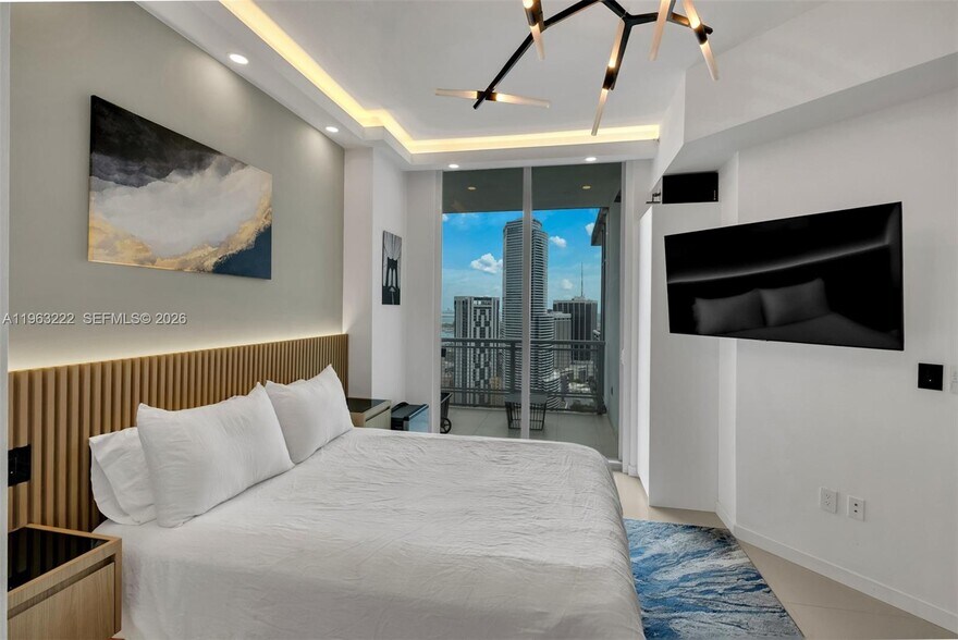 Building Photo - 350 S Miami Ave