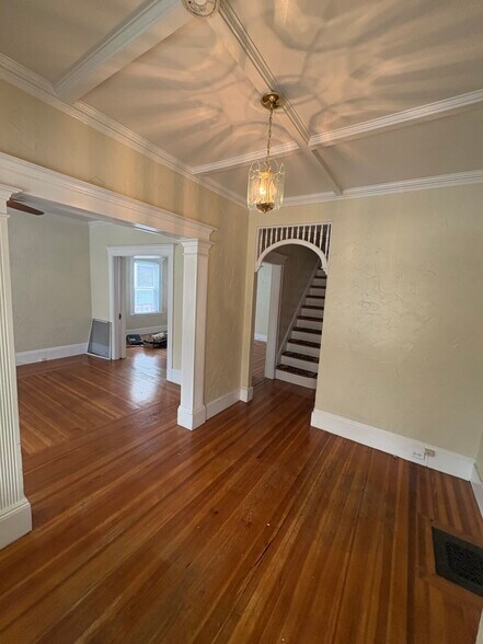 Building Photo - 50 Bromfield Rd