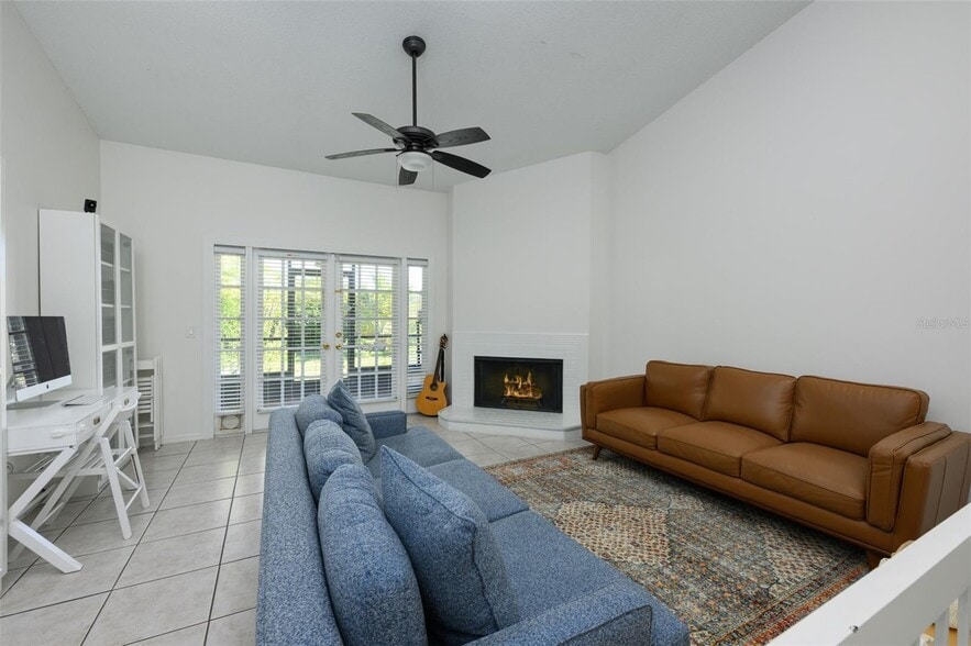 Building Photo - 2383 Sun Valley Cir
