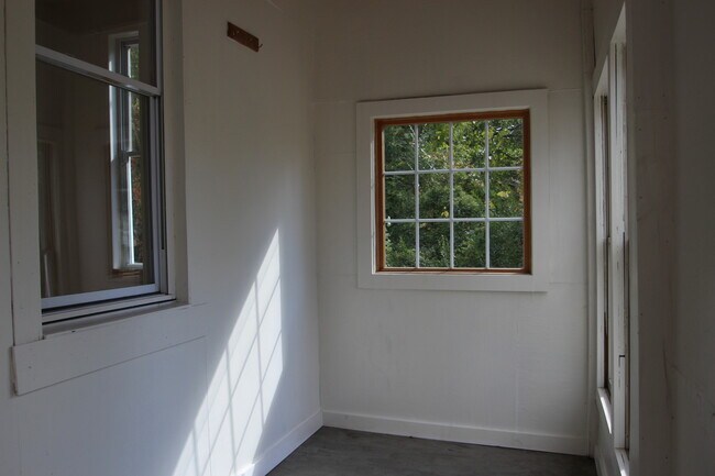 Building Photo - 6907 Belair Rd