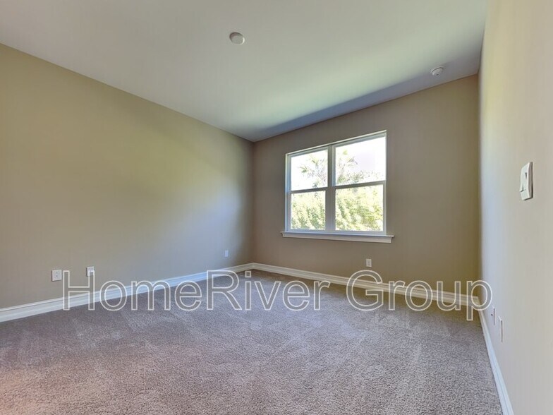 Building Photo - 1098 Enbrook Lp