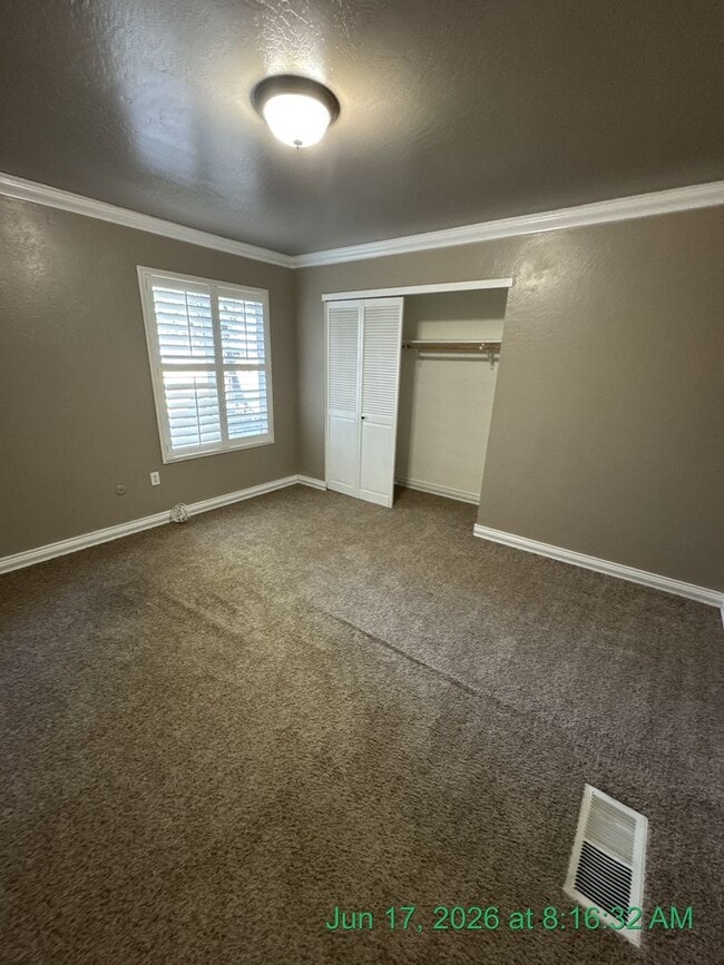 Building Photo - 2601 S Kloth Dr