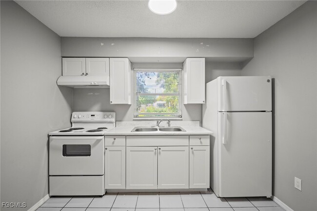 Building Photo - 75 Cypress St