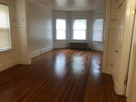 Building Photo - 811 Myrtle Ave