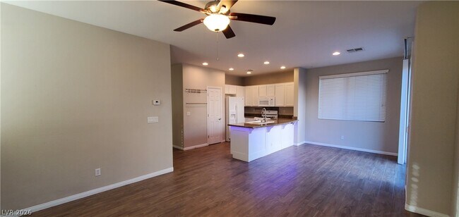 Building Photo - 382 Dogleg Dr