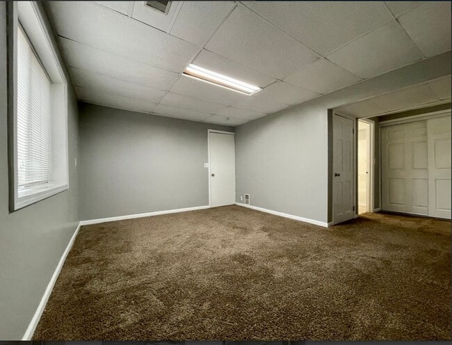 Building Photo - Outstanding 5 Bedroom 2 Bathroom Single Fa...