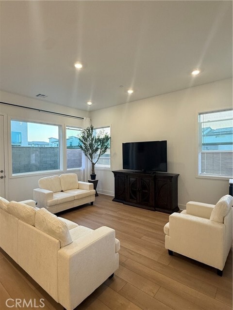 Building Photo - 422 Clipper