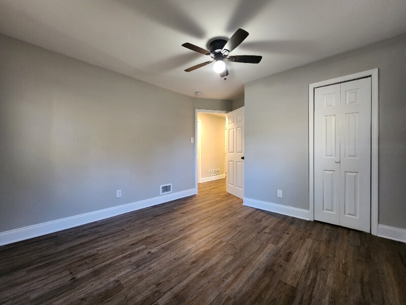 Building Photo - 1020 Woodvale Dr