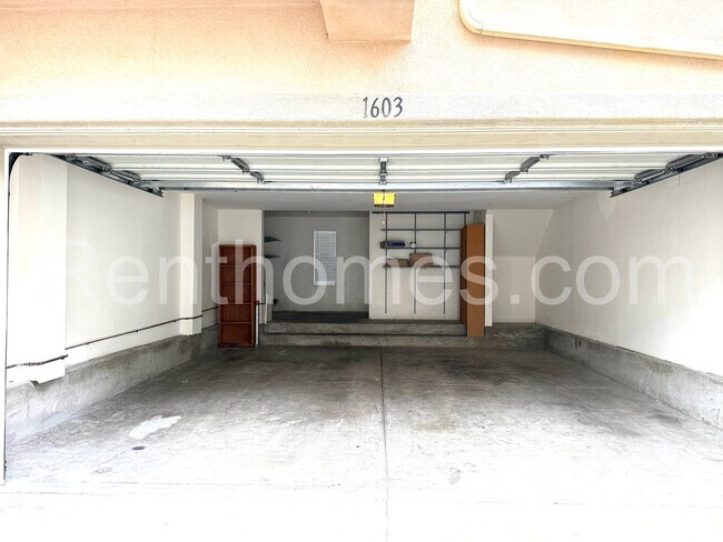 Building Photo - 1603 White Hickory Pl