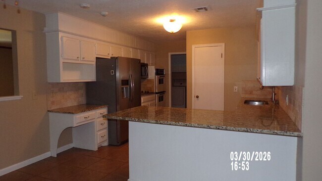 Building Photo - Great home close to Shopping, Hospital, Ft SIll