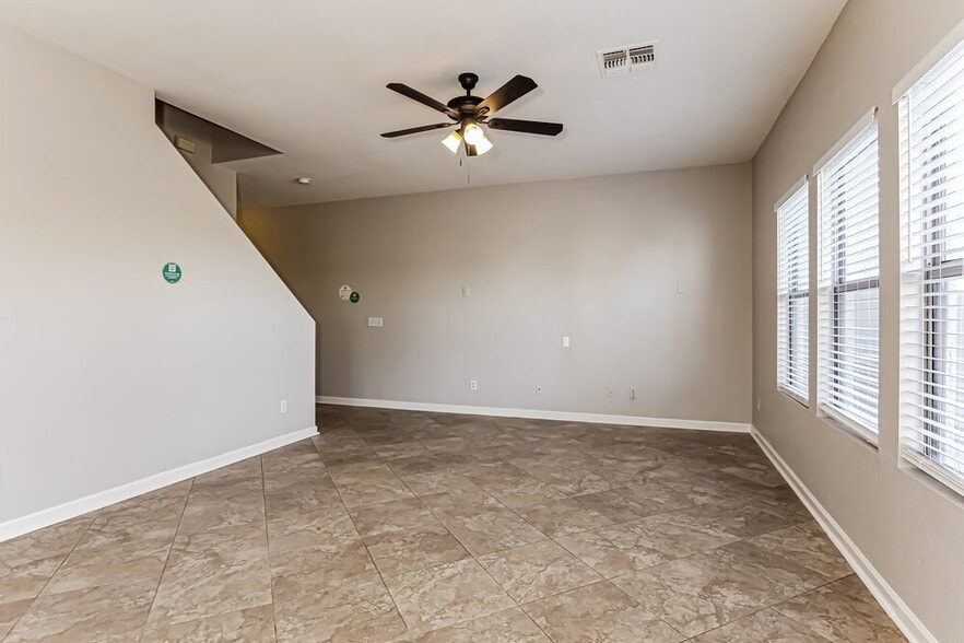 Building Photo - 11552 E Flower Cir
