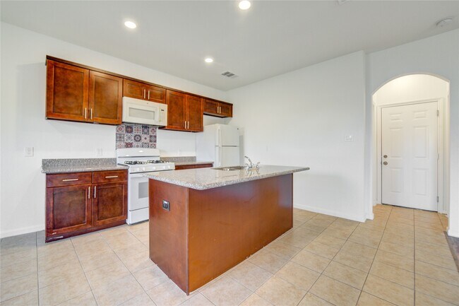 Building Photo - 12726 Plummersville St